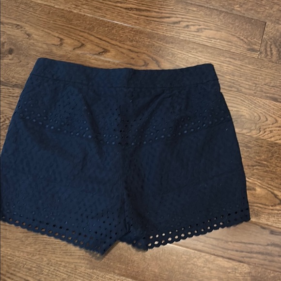 J Crew pleated side zip Women's Navy Eyelet Shorts - Picture 4 of 5
